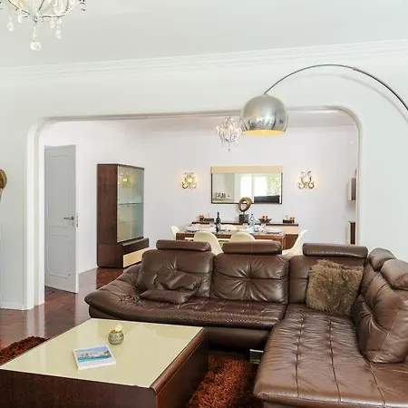 Sleeps 11 Pool Air Con Wifi *