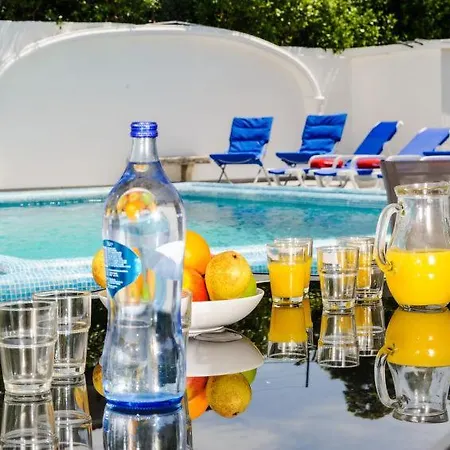 Σπίτι διακοπών Sleeps 11 Pool Air Con Wifi
