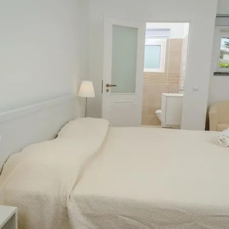 Σπίτι διακοπών Sleeps 11 Pool Air Con Wifi Birre